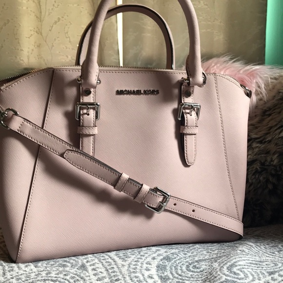 Michael Kors Handbags - Michael Kors baby pink satchel